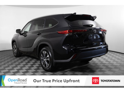 used 2023 Toyota Highlander car, priced at $47,998