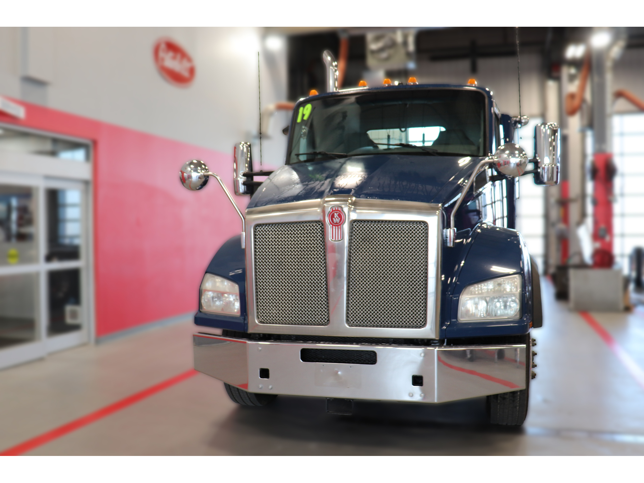 2019 Kenworth T-880 Daycab