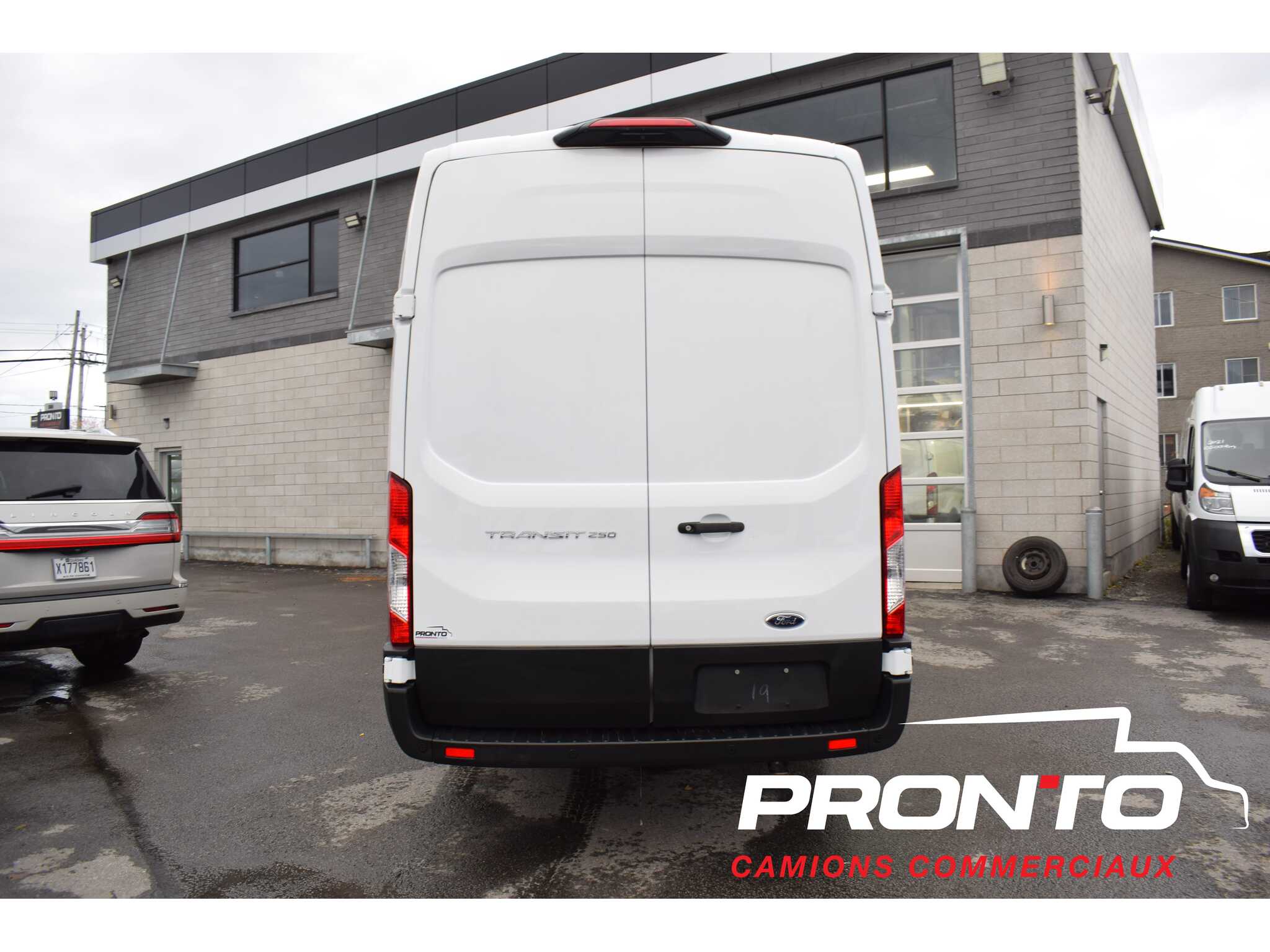 2021 Ford Transit Cargo Van