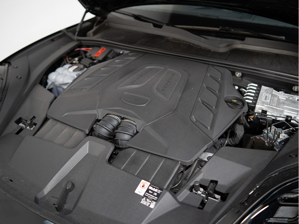 2025 Porsche Cayenne Coupe GTS, Toronto, Cash