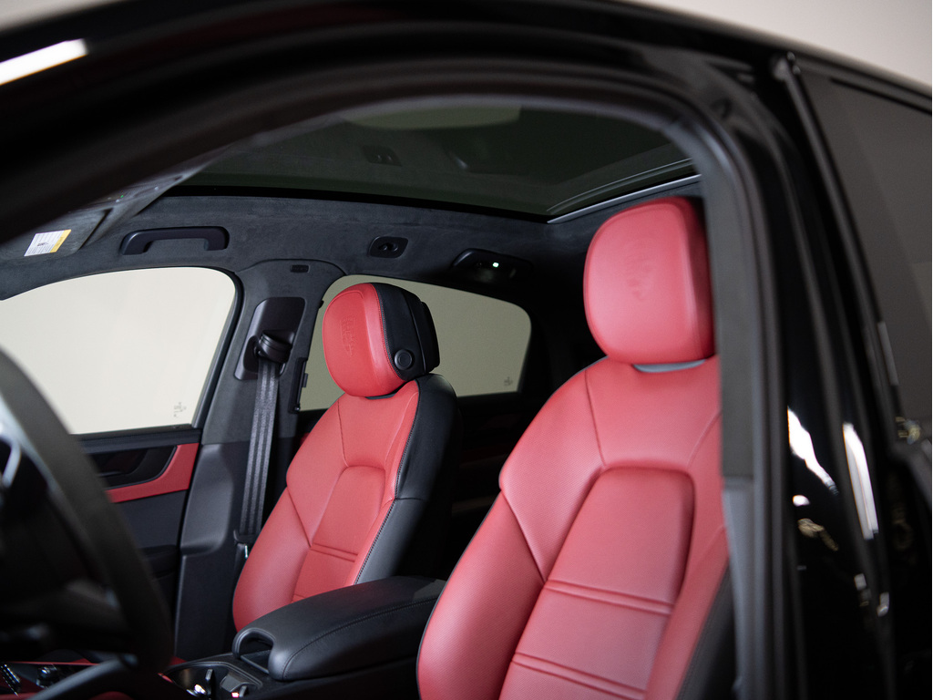 2025 Porsche Cayenne Coupe GTS, Toronto, Cash