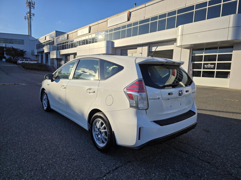 2018 Toyota Prius v