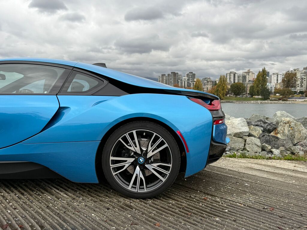 2015 BMW i8 Low kms, collector car; fully inspected clean!, 温哥华, 全款车