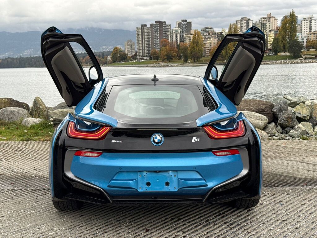 2015 BMW i8 Low kms, collector car; fully inspected clean!, 温哥华, 全款车