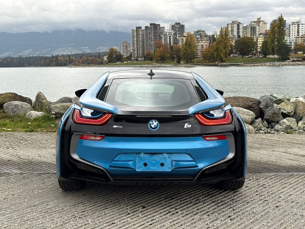 2015 BMW i8 Low kms, collector car; fully inspected clean!, 温哥华, 全款车