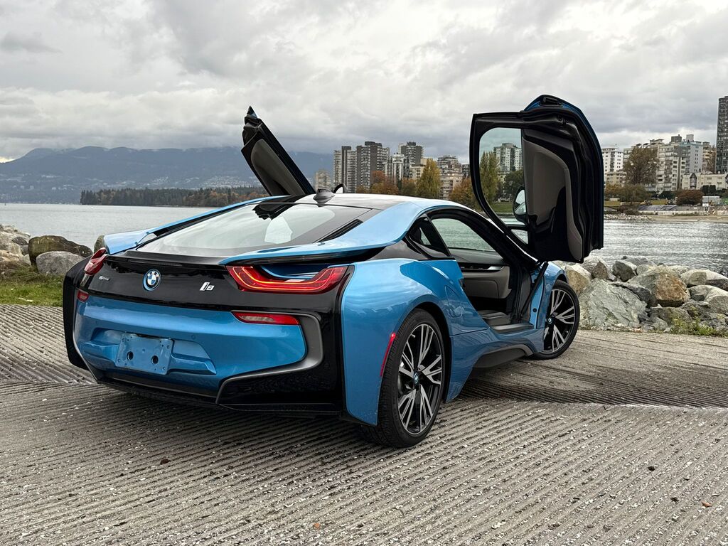 2015 BMW i8 Low kms, collector car; fully inspected clean!, 温哥华, 全款车