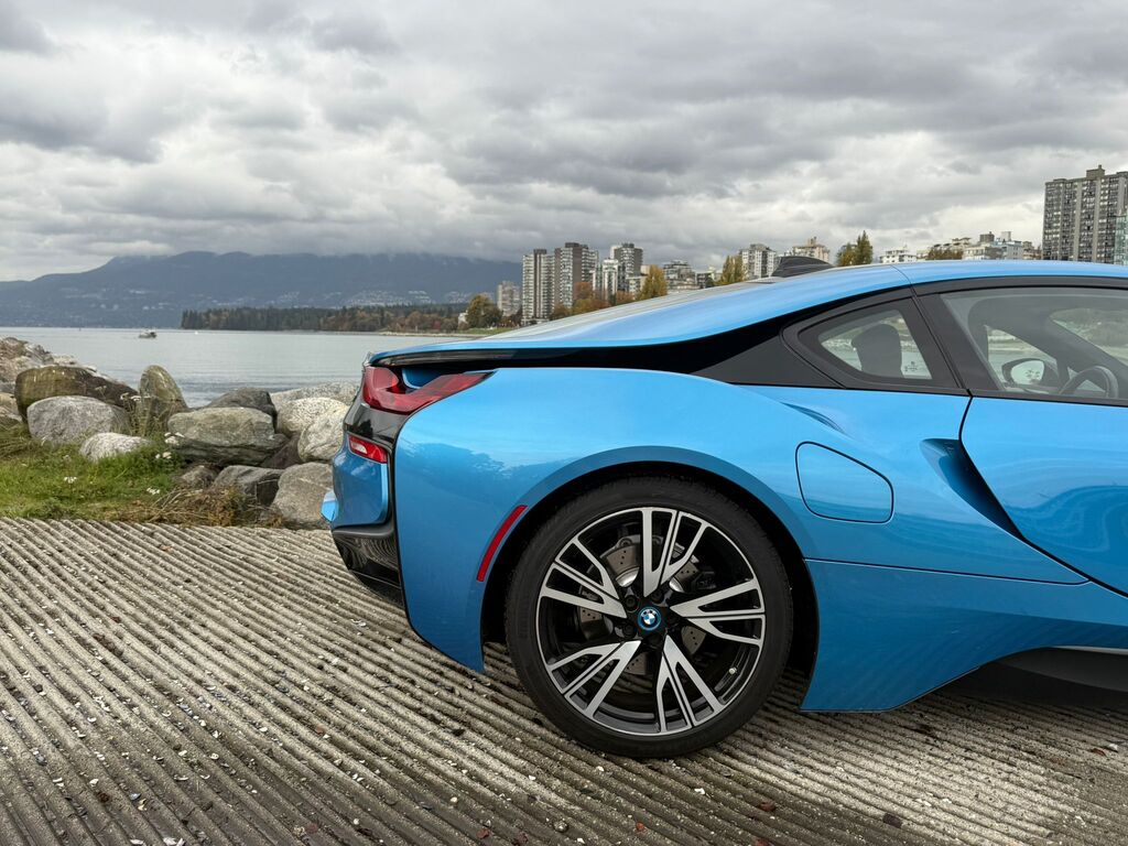 2015 BMW i8 Low kms, collector car; fully inspected clean!, 温哥华, 全款车