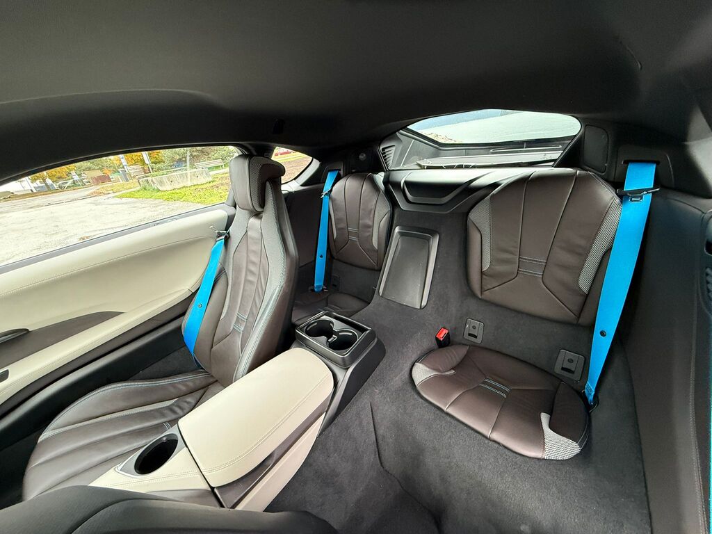 2015 BMW i8 Low kms, collector car; fully inspected clean!, 温哥华, 全款车