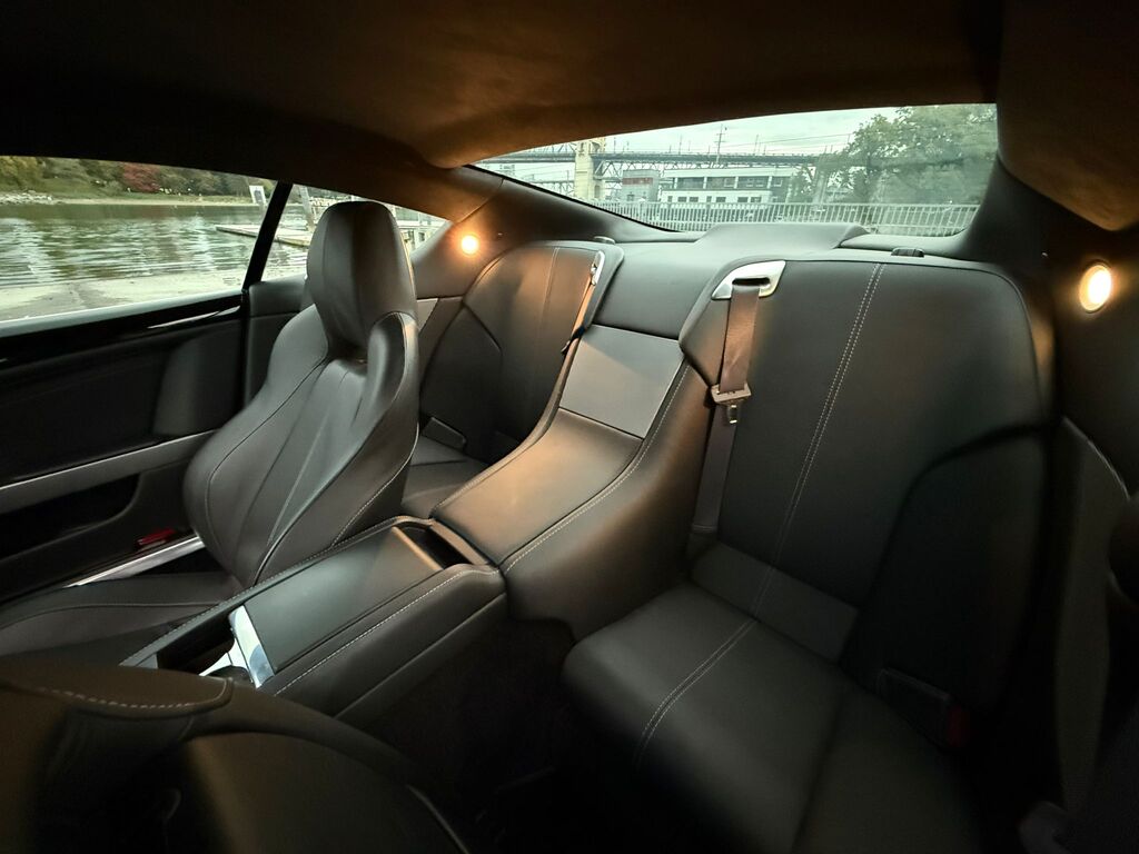 2010 Aston Martin DB9 excellent condition, no accident; low kms!!!, 温哥华, 全款车