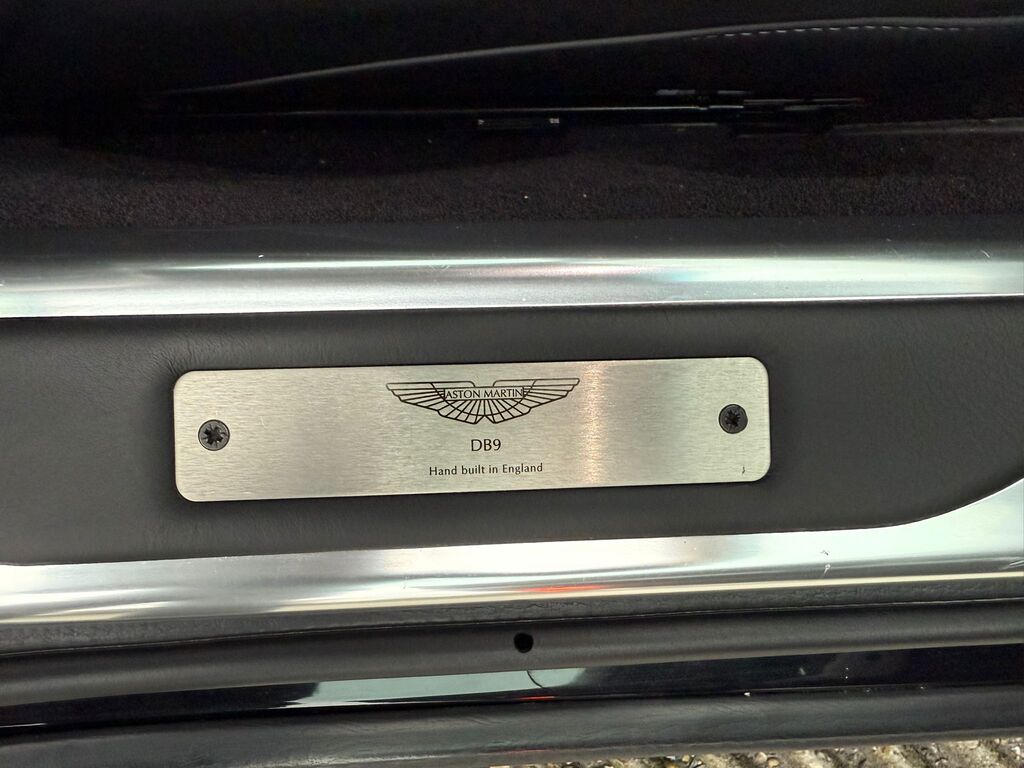 2010 Aston Martin DB9 excellent condition, no accident; low kms!!!, 温哥华, 全款车