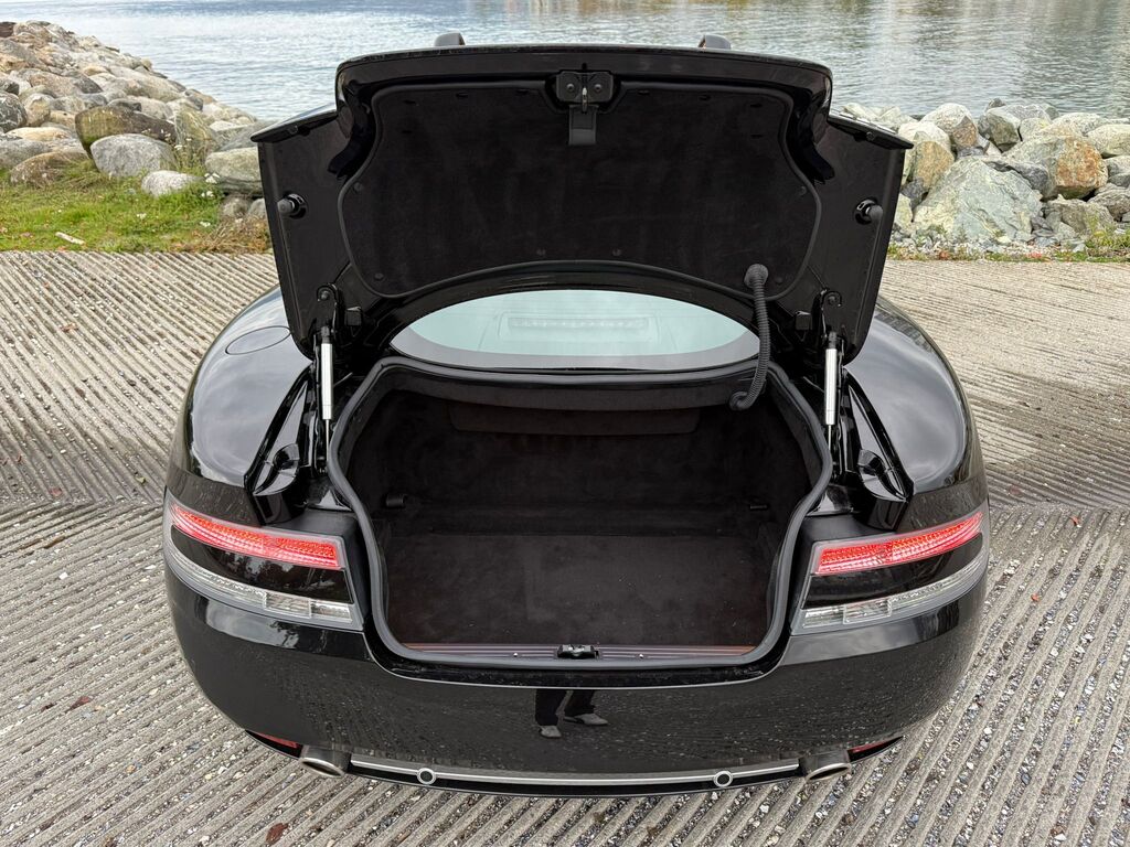 2010 Aston Martin DB9 excellent condition, no accident; low kms!!!, 温哥华, 全款车