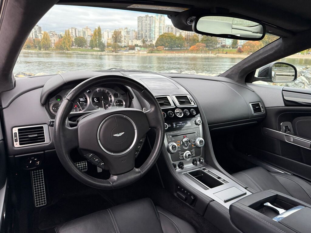 2010 Aston Martin DB9 excellent condition, no accident; low kms!!!, 温哥华, 全款车