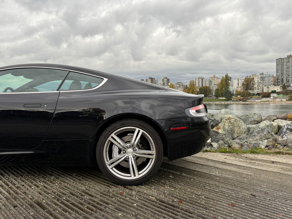 2010 Aston Martin DB9 excellent condition, no accident; low kms!!!, 温哥华, 全款车