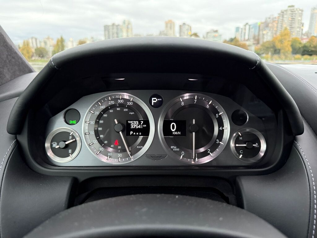 2010 Aston Martin DB9 excellent condition, no accident; low kms!!!, 温哥华, 全款车