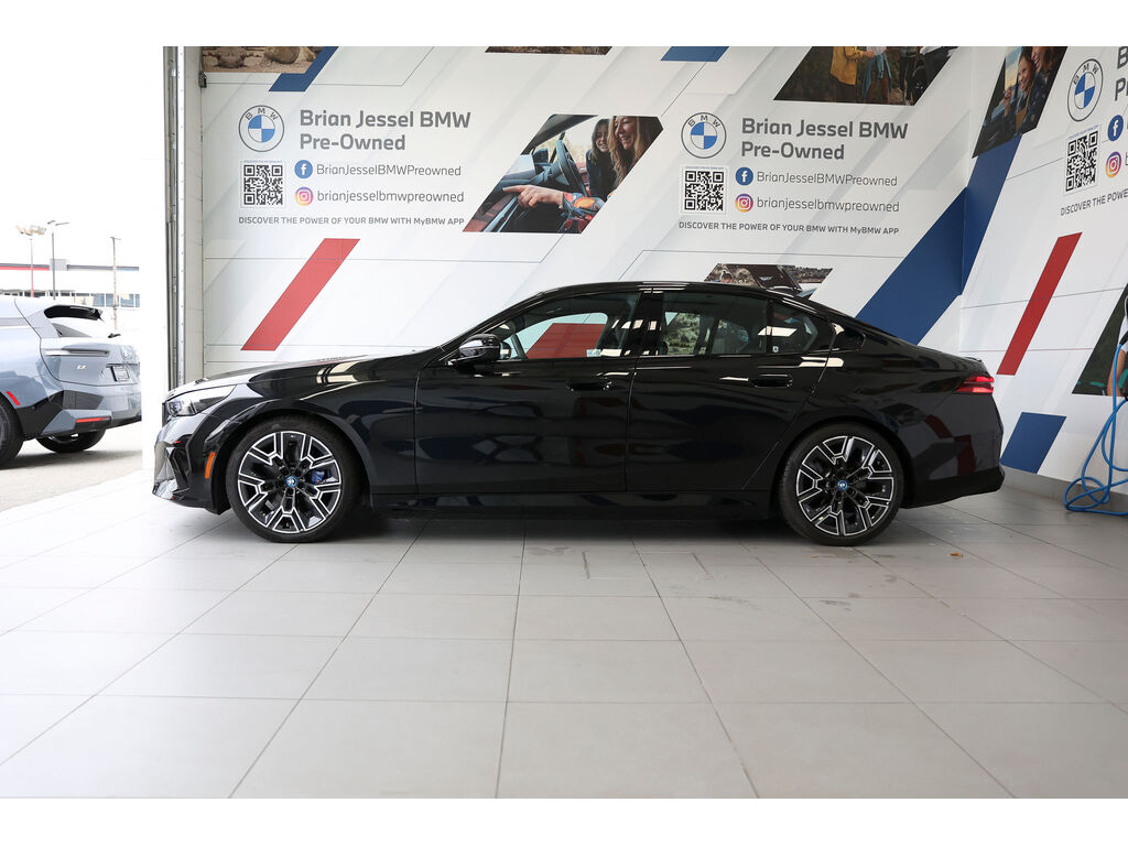 2025 BMW i5 xDrive40, 温哥华, 全款车