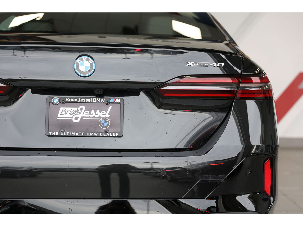 2025 BMW i5 xDrive40, 温哥华, 全款车