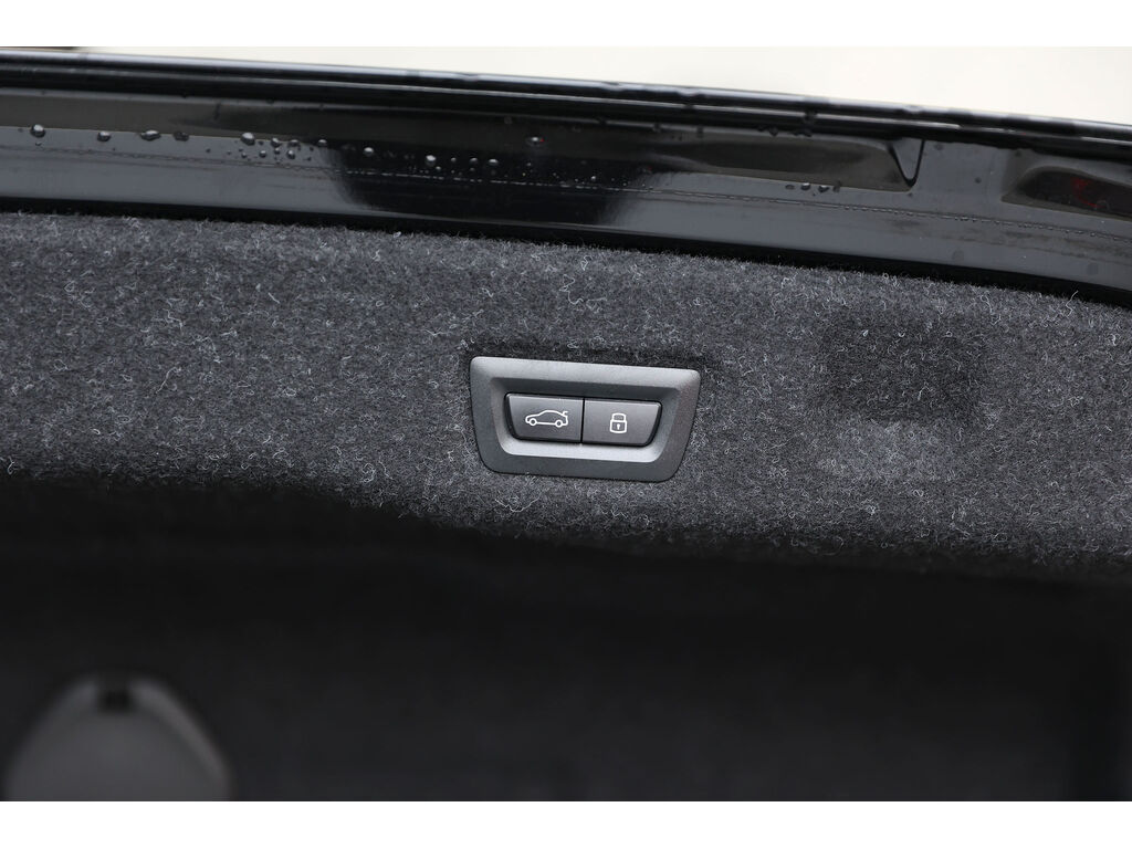 2025 BMW i5 xDrive40, 温哥华, 全款车