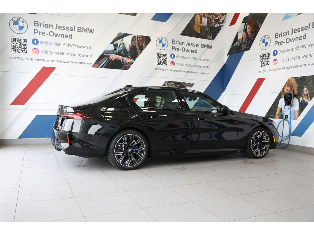 2025 BMW i5 xDrive40, 温哥华, 全款车