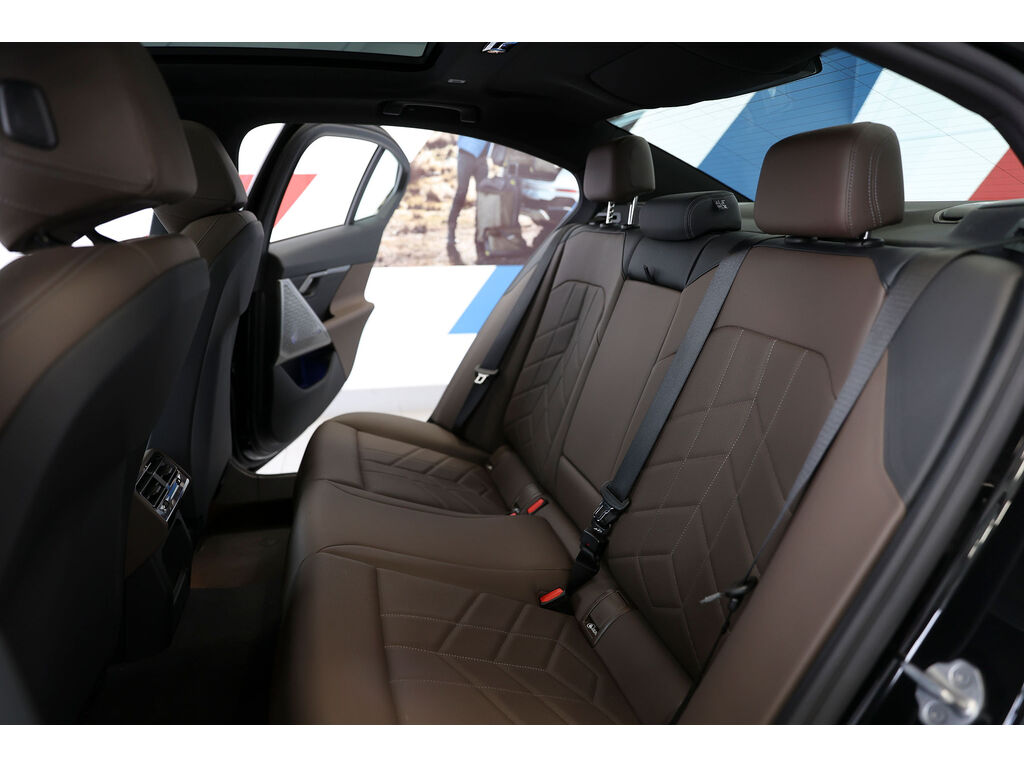 2025 BMW i5 xDrive40, 温哥华, 全款车