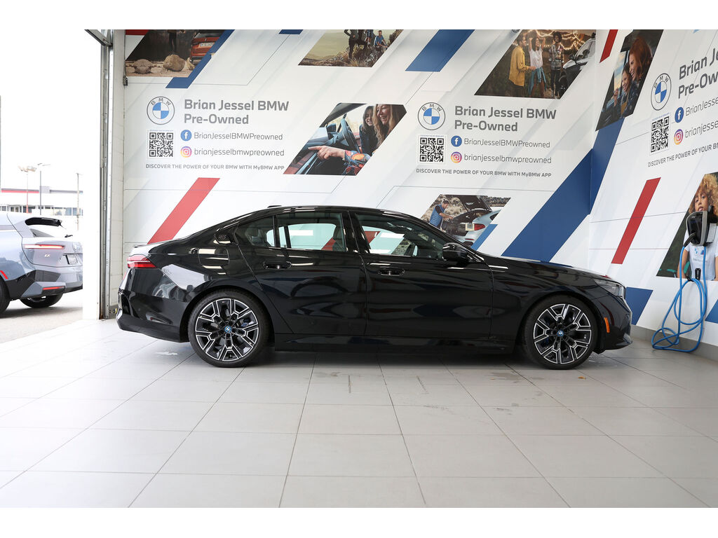2025 BMW i5 xDrive40, 温哥华, 全款车