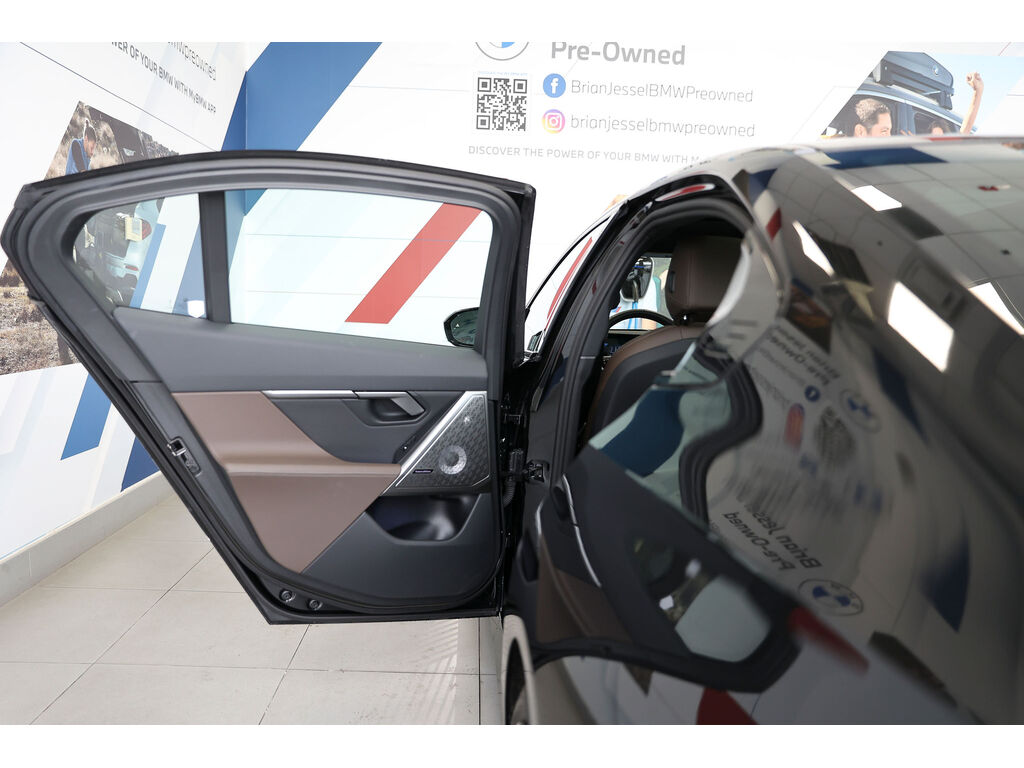 2025 BMW i5 xDrive40, 温哥华, 全款车