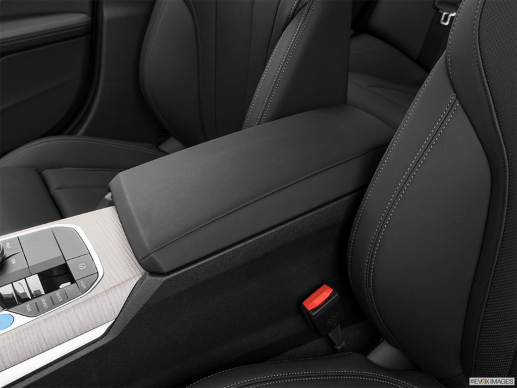 2025 BMW i4 eDrive40, 温哥华, 全款车