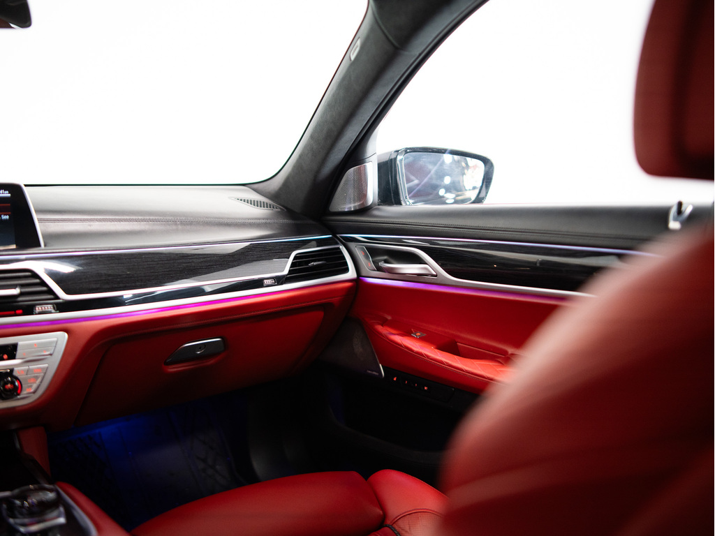 2020 BMW 750i xDrive, 多伦多, 全款车