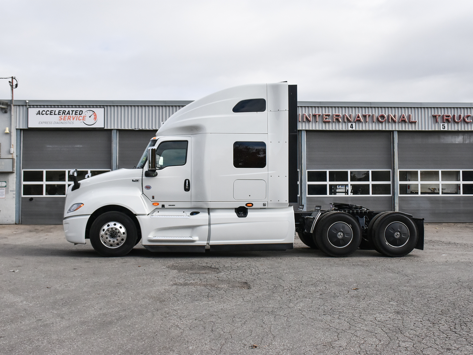 2026 International LT Series International S13