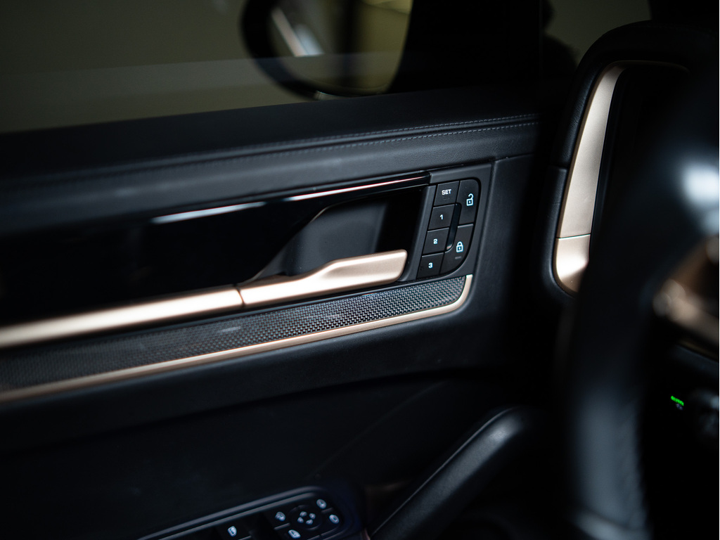 2024 Porsche Cayenne Coupe COUPE   PREMIUM PLUS PKG   CARBON FIBRE   21 IN, 多伦多, 全款车