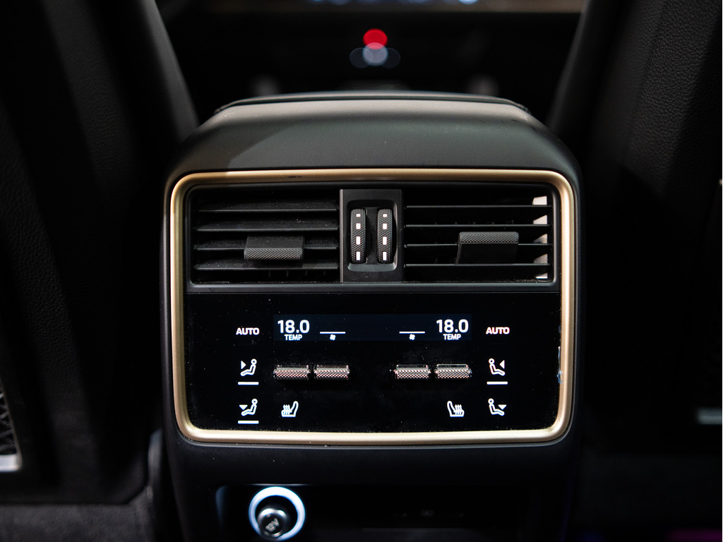 2024 Porsche Cayenne Coupe COUPE   PREMIUM PLUS PKG   CARBON FIBRE   21 IN, 多伦多, 全款车