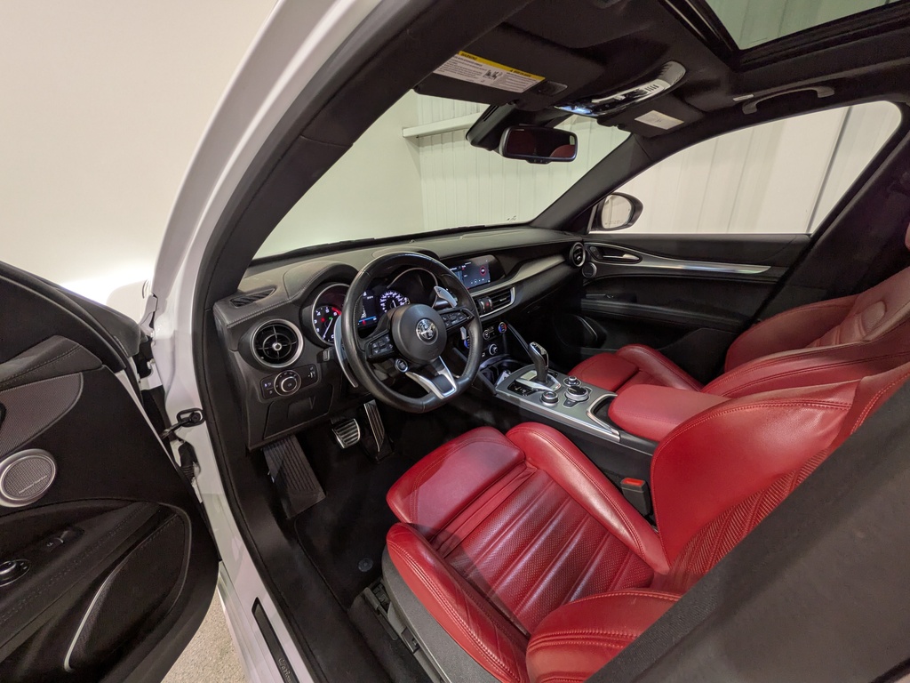 Alfa Romeo Stelvio 2023