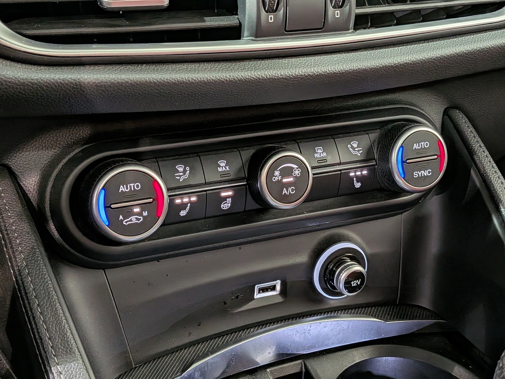 Alfa Romeo Stelvio 2023