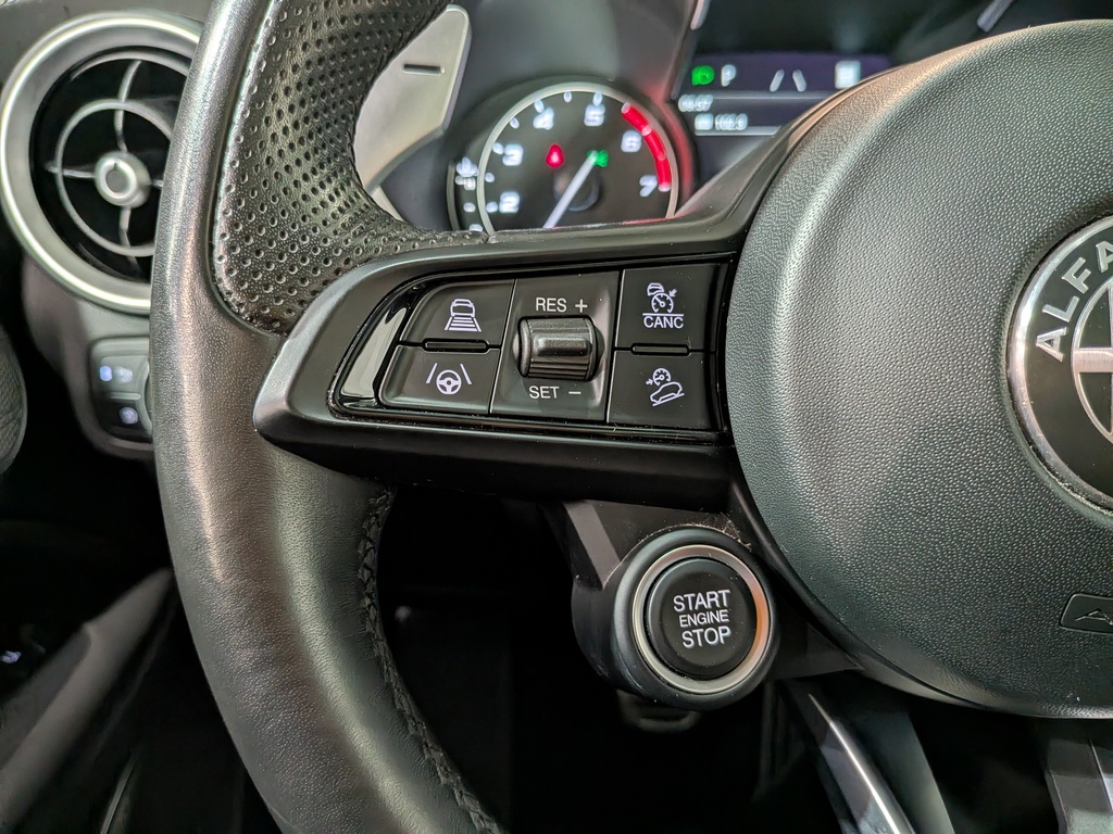 Alfa Romeo Stelvio 2023