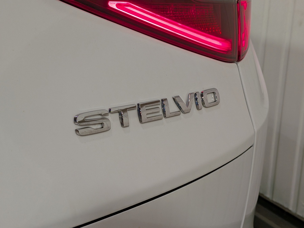 Alfa Romeo Stelvio 2023