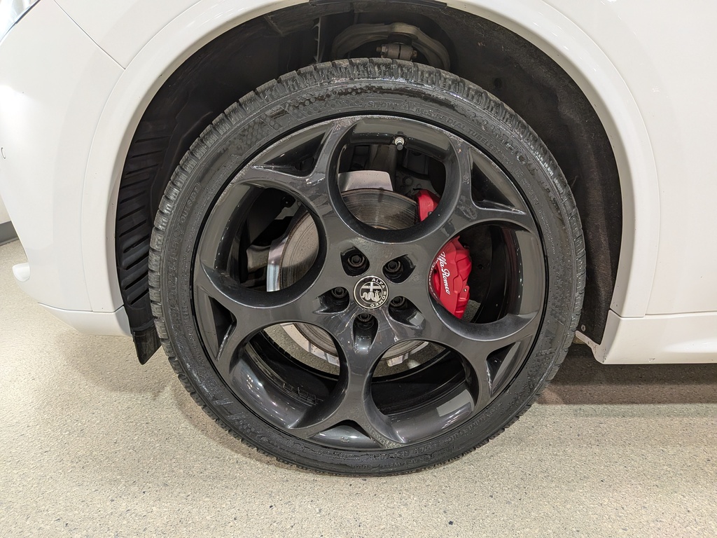 Alfa Romeo Stelvio 2023