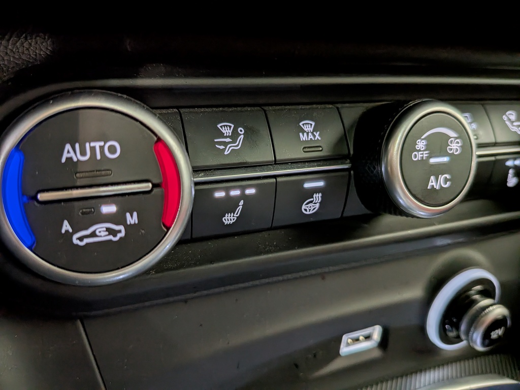 Alfa Romeo Stelvio 2023