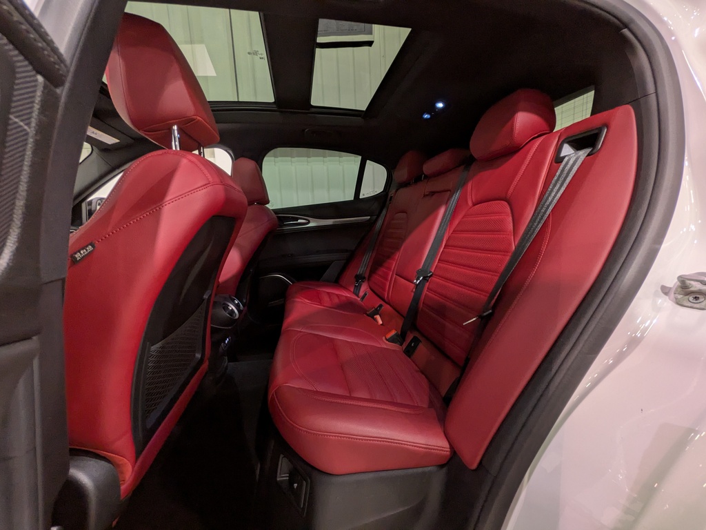 Alfa Romeo Stelvio 2023