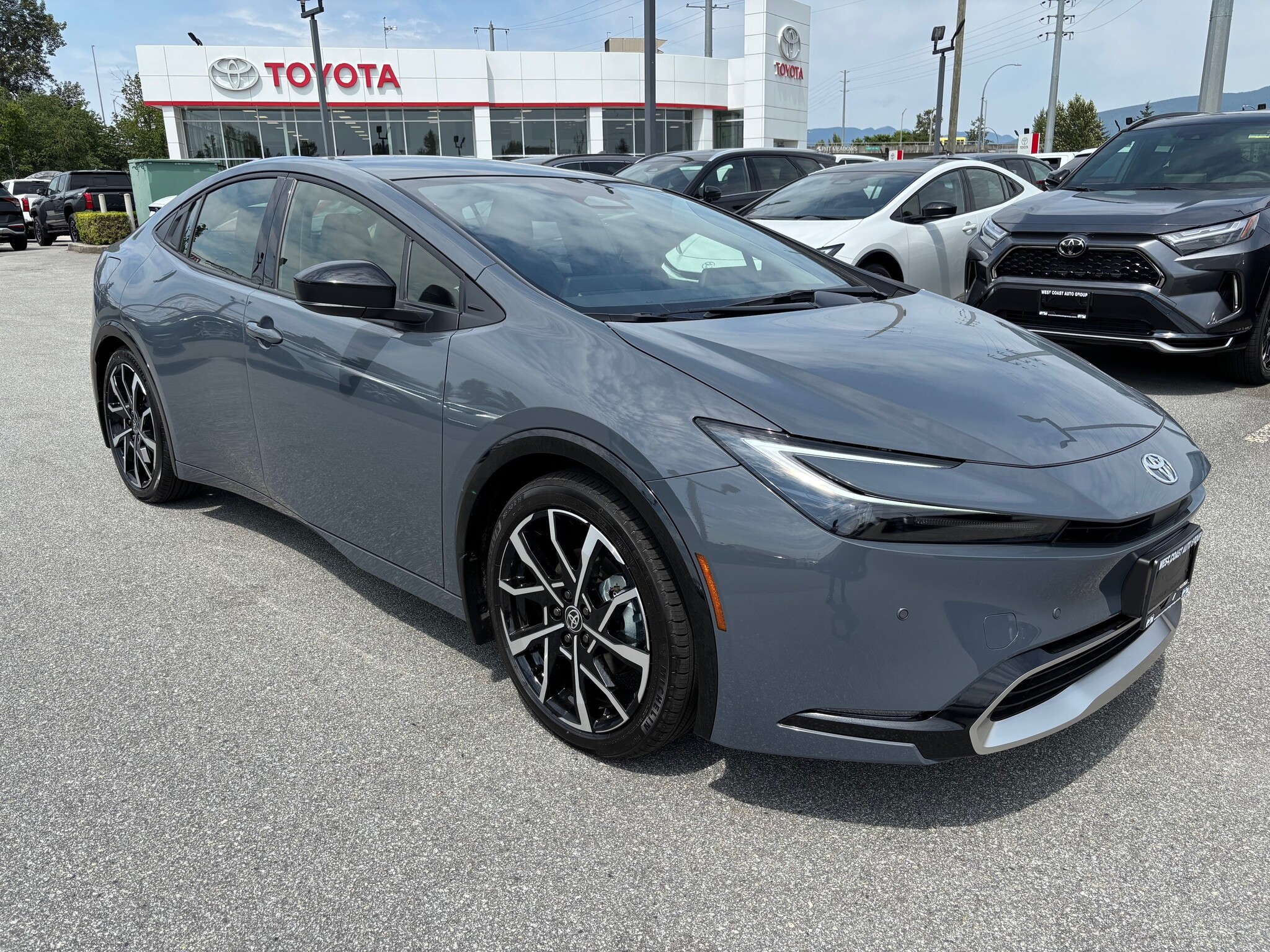 2026 Toyota PRIUS PLUG IN