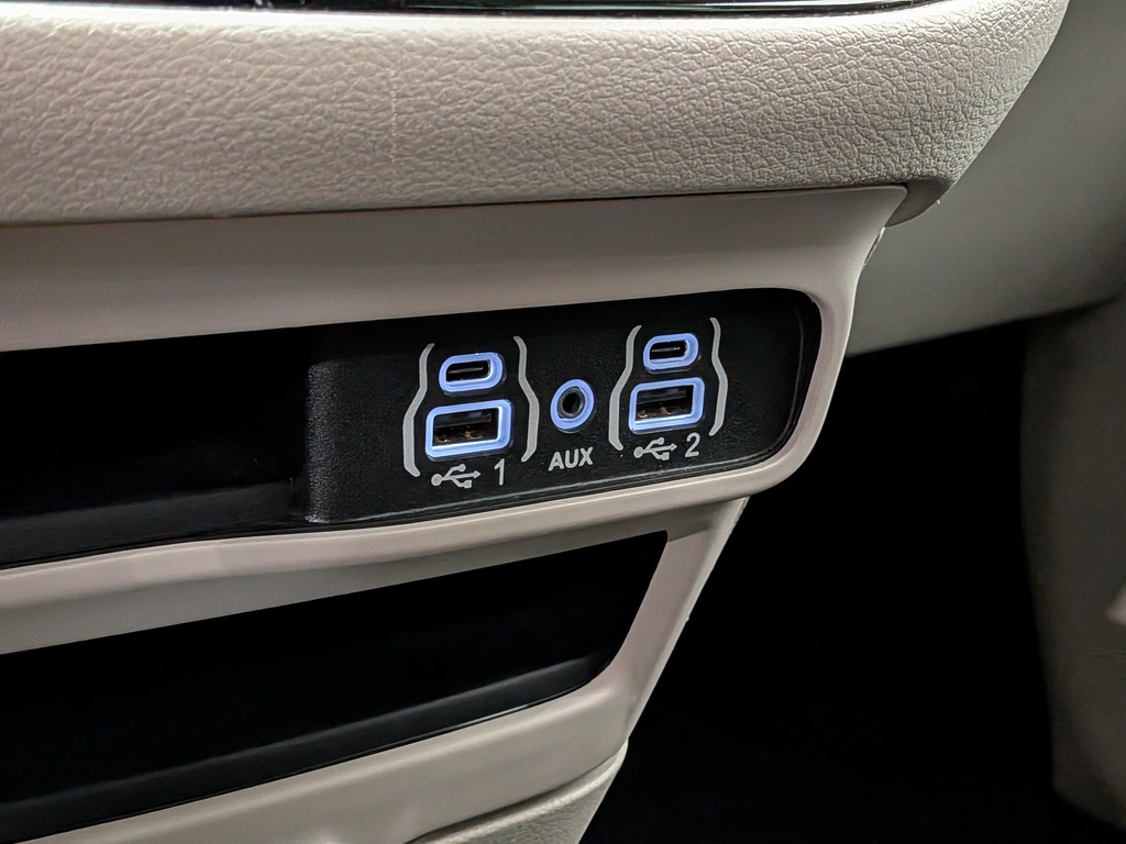 Chrysler Grand Caravan 2024