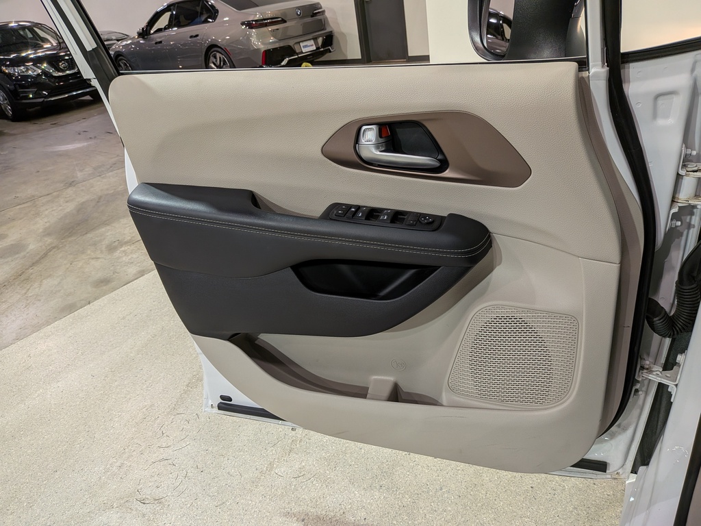 Chrysler Grand Caravan 2024