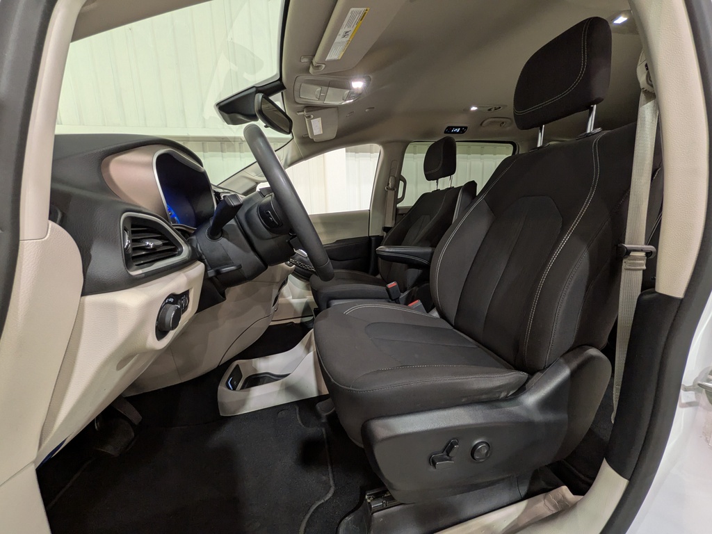 Chrysler Grand Caravan 2024