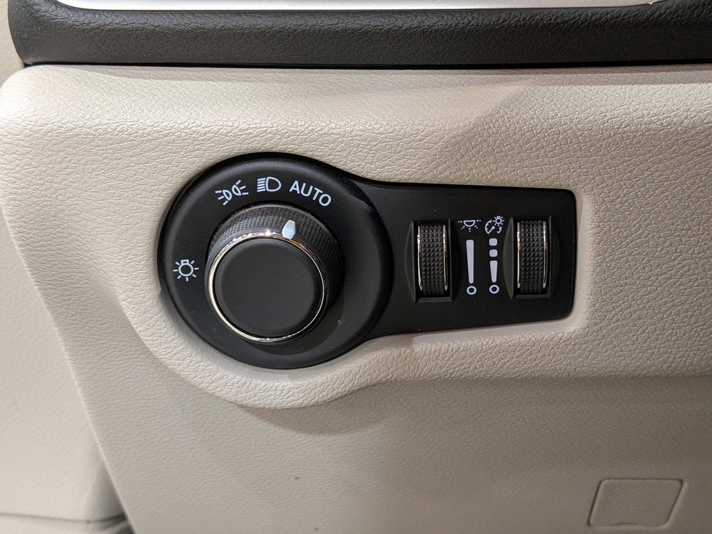 Chrysler Grand Caravan 2024