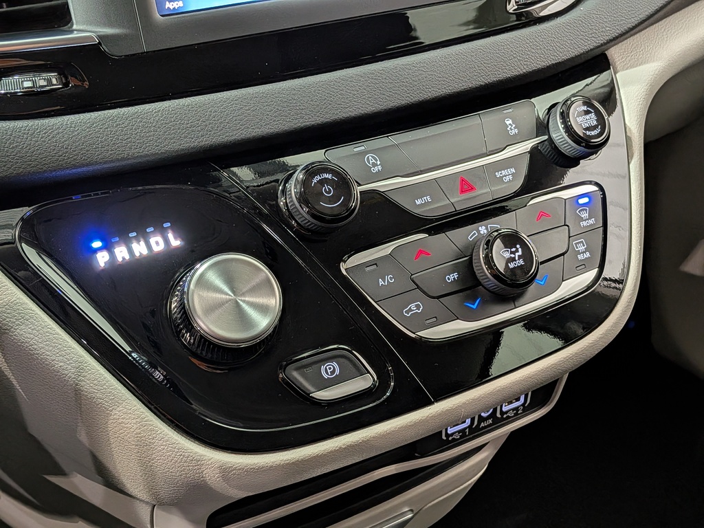 Chrysler Grand Caravan 2024