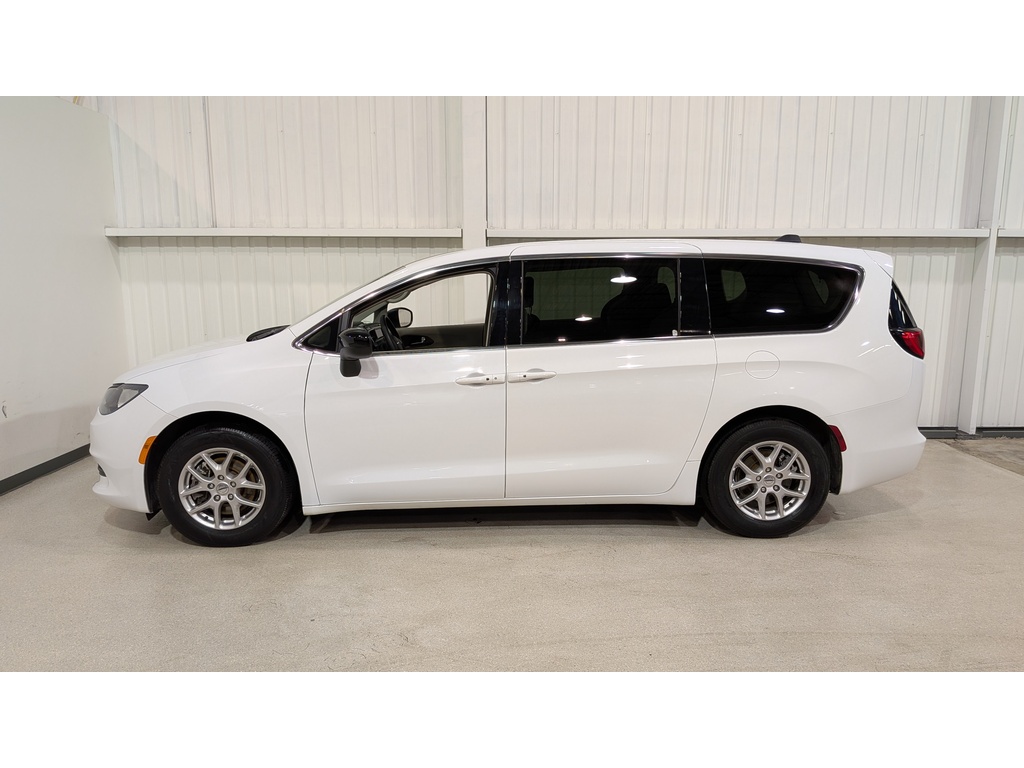Chrysler Grand Caravan 2024
