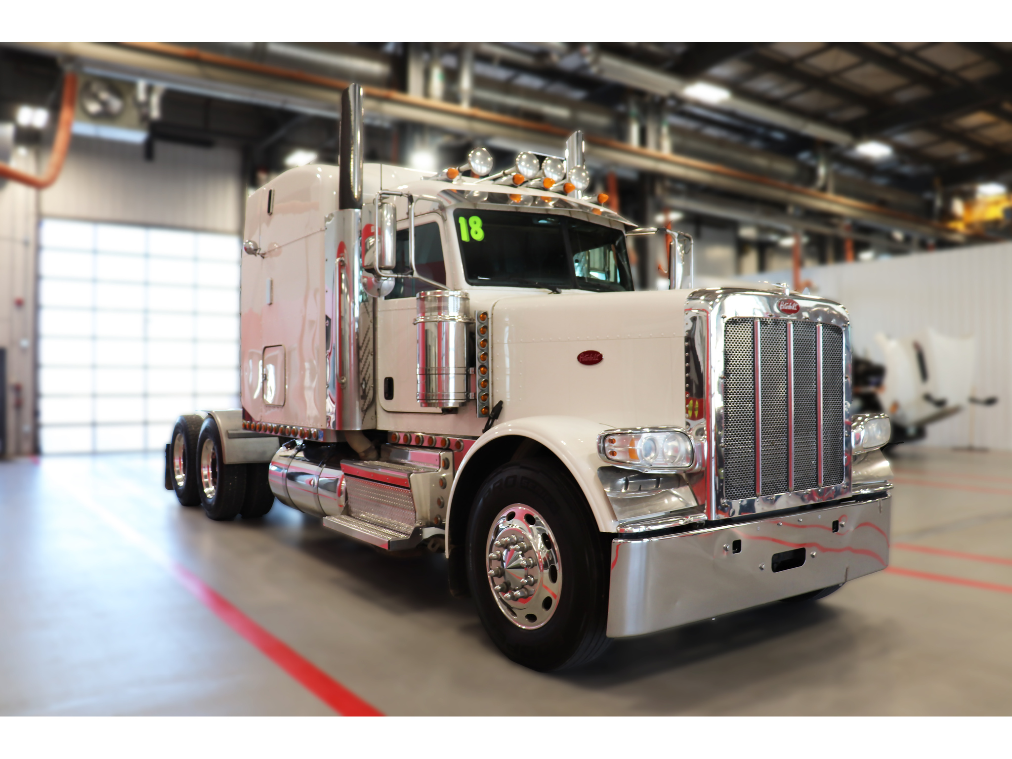 2018 Peterbilt 389 Short Hood