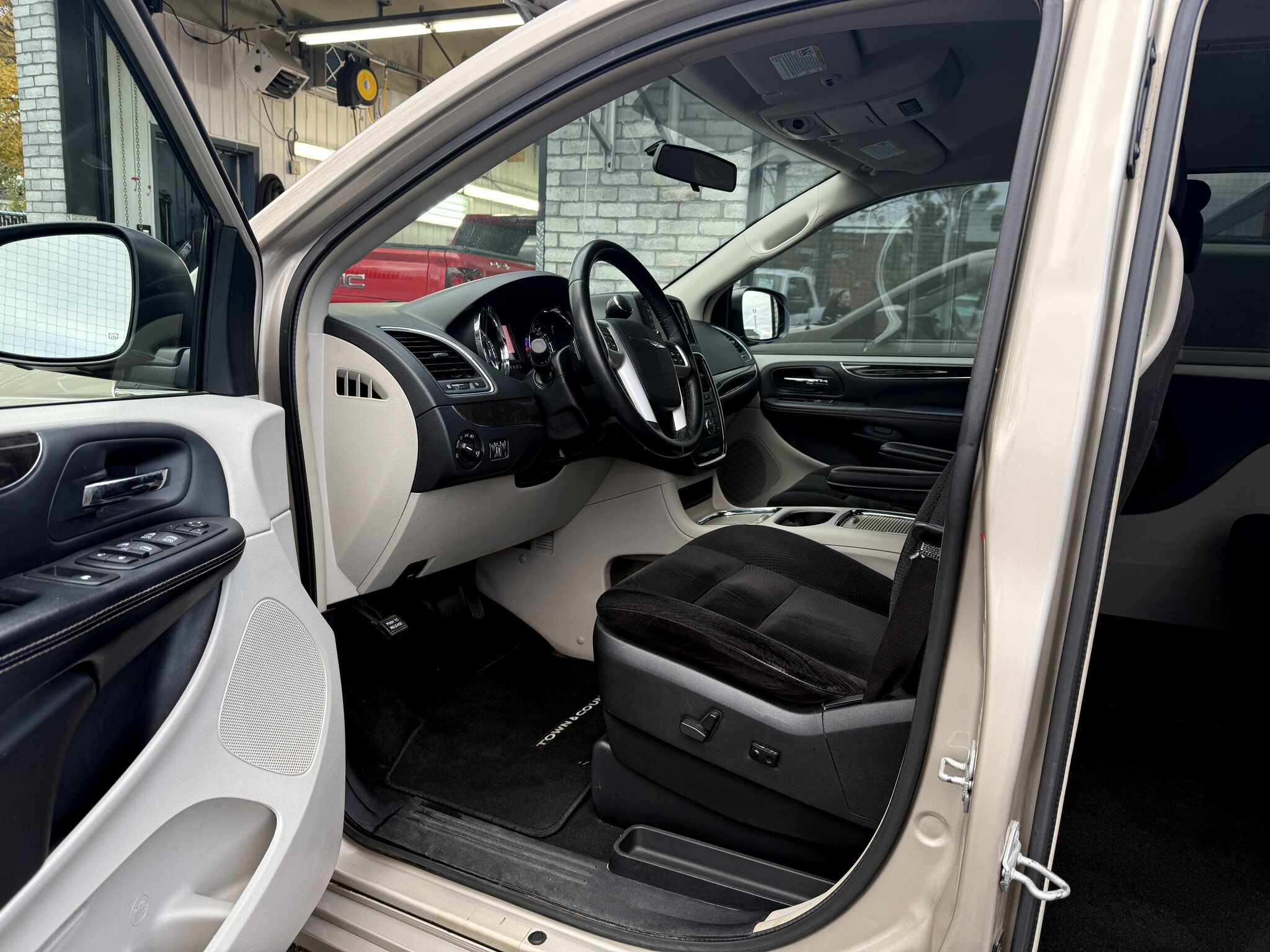 2016 Chrysler Town & Country