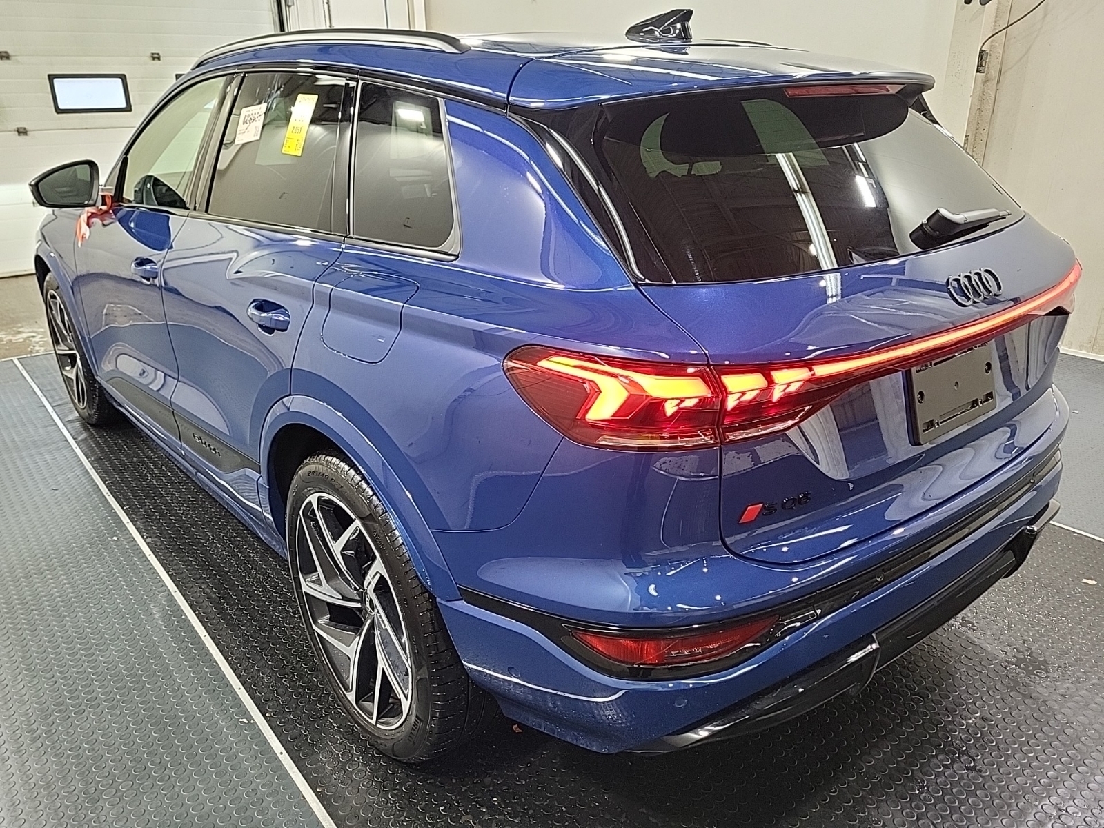 2025 Audi SQ6 e-tron