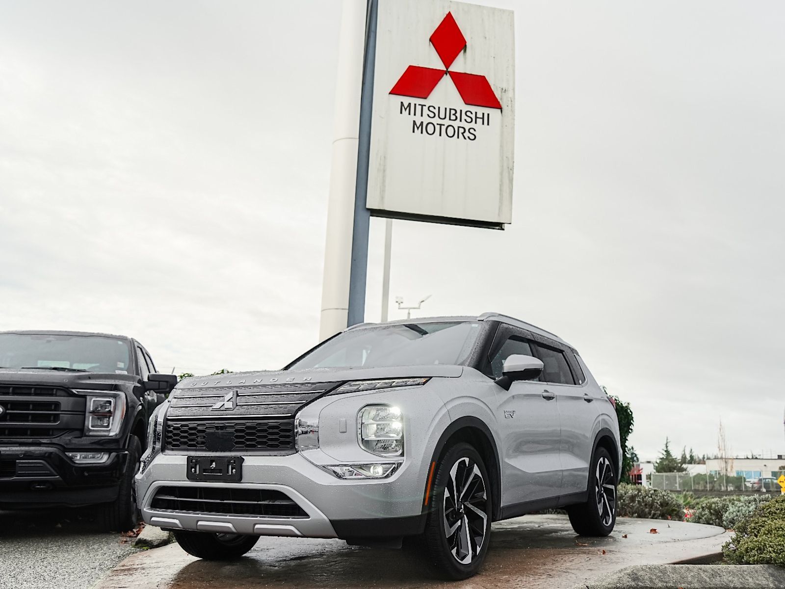 2024 Mitsubishi Outlander PHEV