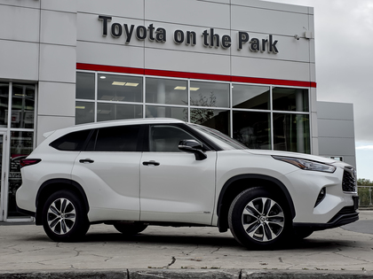 used 2024 Toyota Highlander car, priced at $51,995