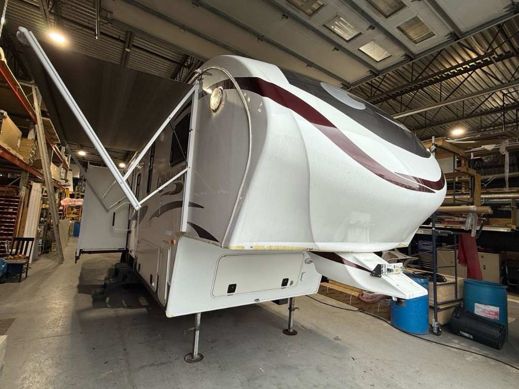 2012 Prime Time Crusader 290RL POUR BRICOLEUR